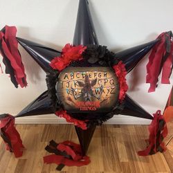 Stranger Things Tambor Star Pinata 