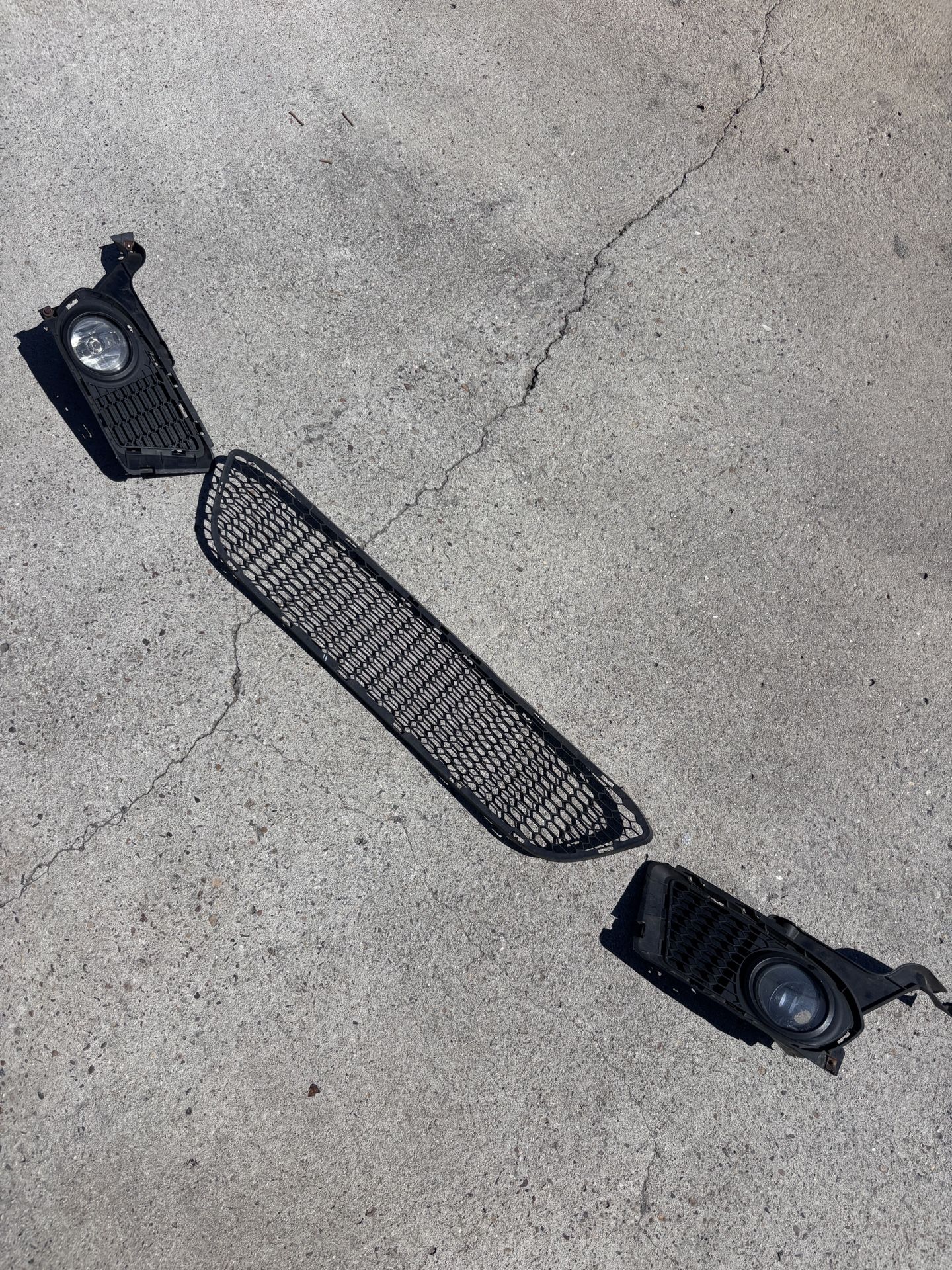 E92 335i M-SPORT bumper trim insert & Fog Lights✅