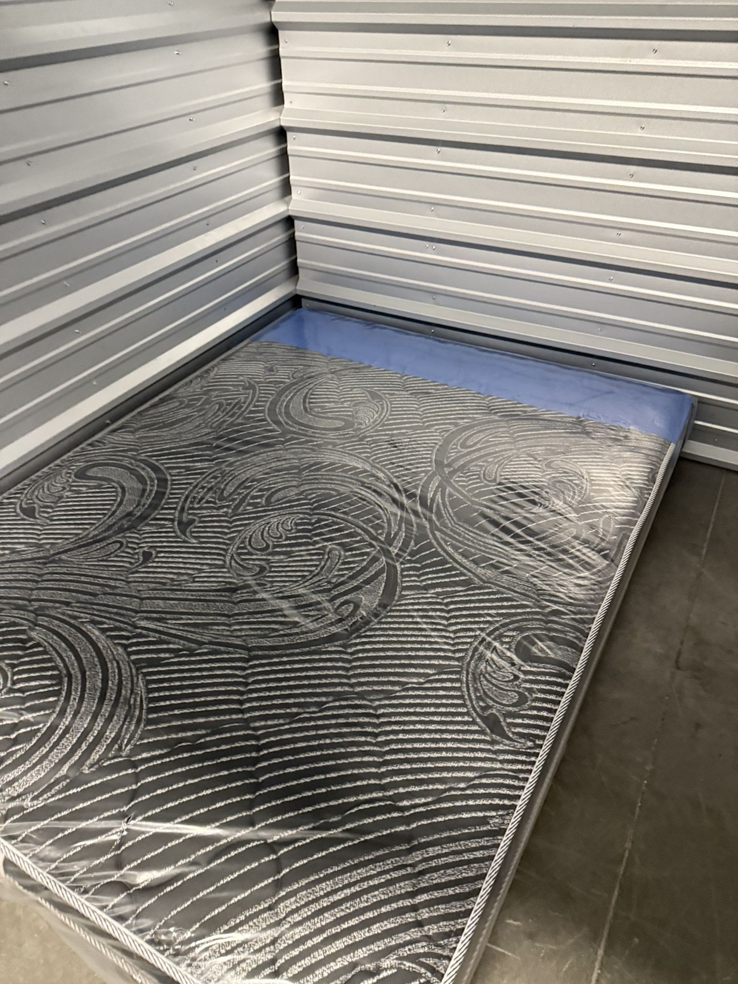 Queen Pillowtop Mattress For Sale