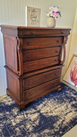 SIGNATURE HONE FURNISHING TALL DRESSER