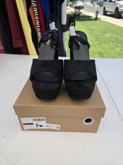 Black Heals 8.5 And 9 Size Women's Brand New