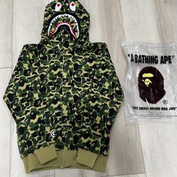 Bape Hoodie Camo Green ( Size L) Brand New 
