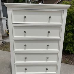 White Wood Dresser Chest of Drawers Furniture Excellent Condition 