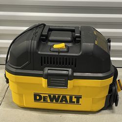 Dealt Portable Wet/dry Vacuum 