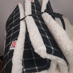 Boots And Barkley Pet Bed - Set 2