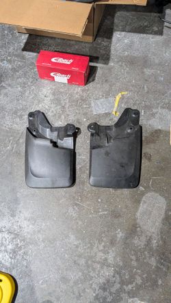 Tacoma front mud guards 2016-2023