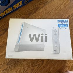 CIB Nintendo Wii With Games Mario 