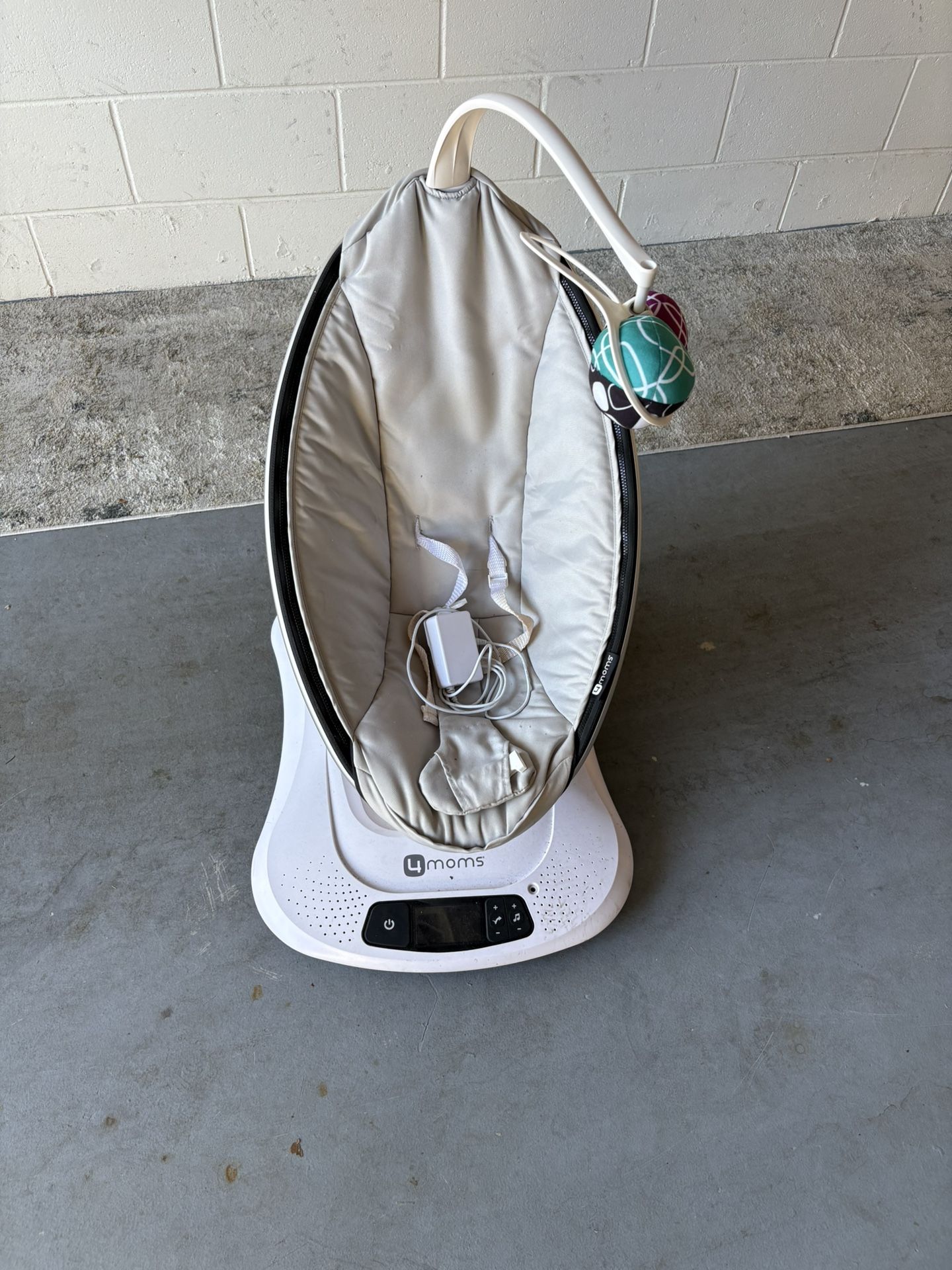 mamaRoo Multi-Motion Baby Swing Smart Connectivity - Gray