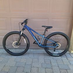 GIANT LIV TEMPT 2 MOUNTAIN BIKE 27.5 INCH 1 X 9 SPEED LIKE NEW( CHECK MY OTHER BIKES )