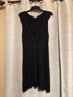 Black Ruffle Neckline Sleeveless Dress