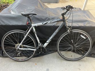 Tall Fuji Sunfire 700cc Hybrid Bike 