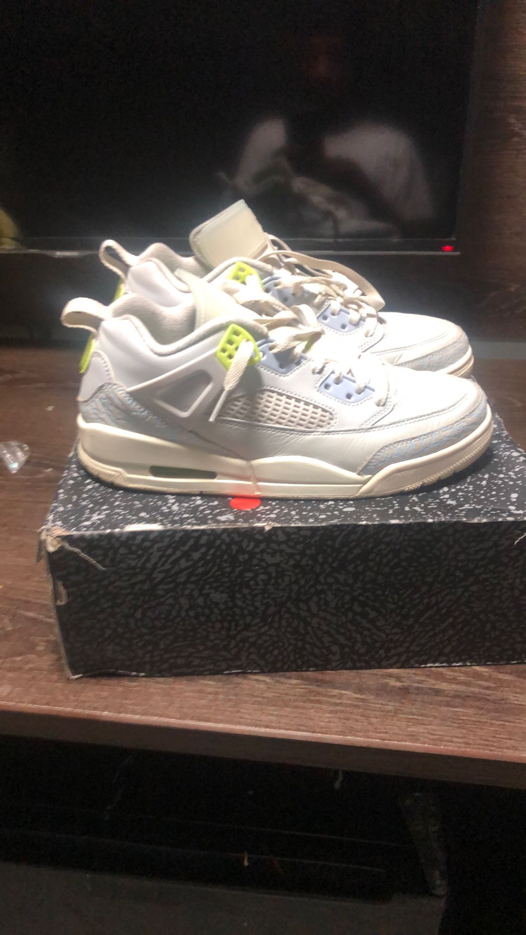 Jordan Spizike Low