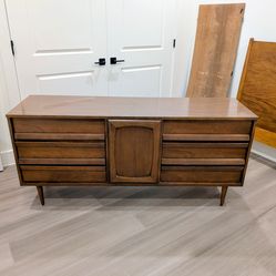 Mid Century Modern Bassett Dresser and Chest