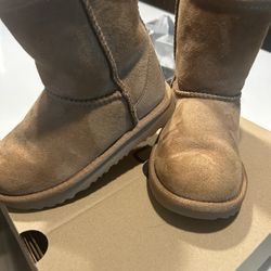 Toddler Ugg Boot  Size 10 