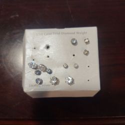 1/10 Carat Diamond Earrings