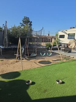 Free swing set