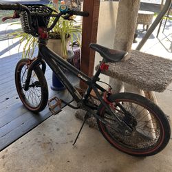 18-inch Razor Black Label P5 BMX bike