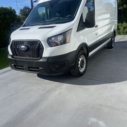 2025 Ford Transit-250