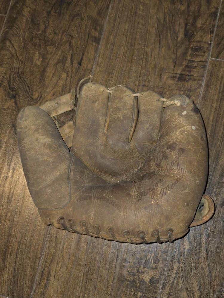 Vintage Glove
