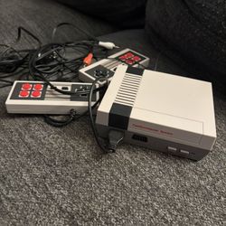 Retro NES-Style Console — 620 Classic Games — Plug & Play