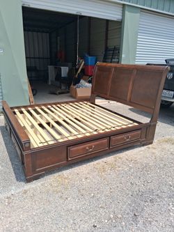 King Size bed with 6 drawers