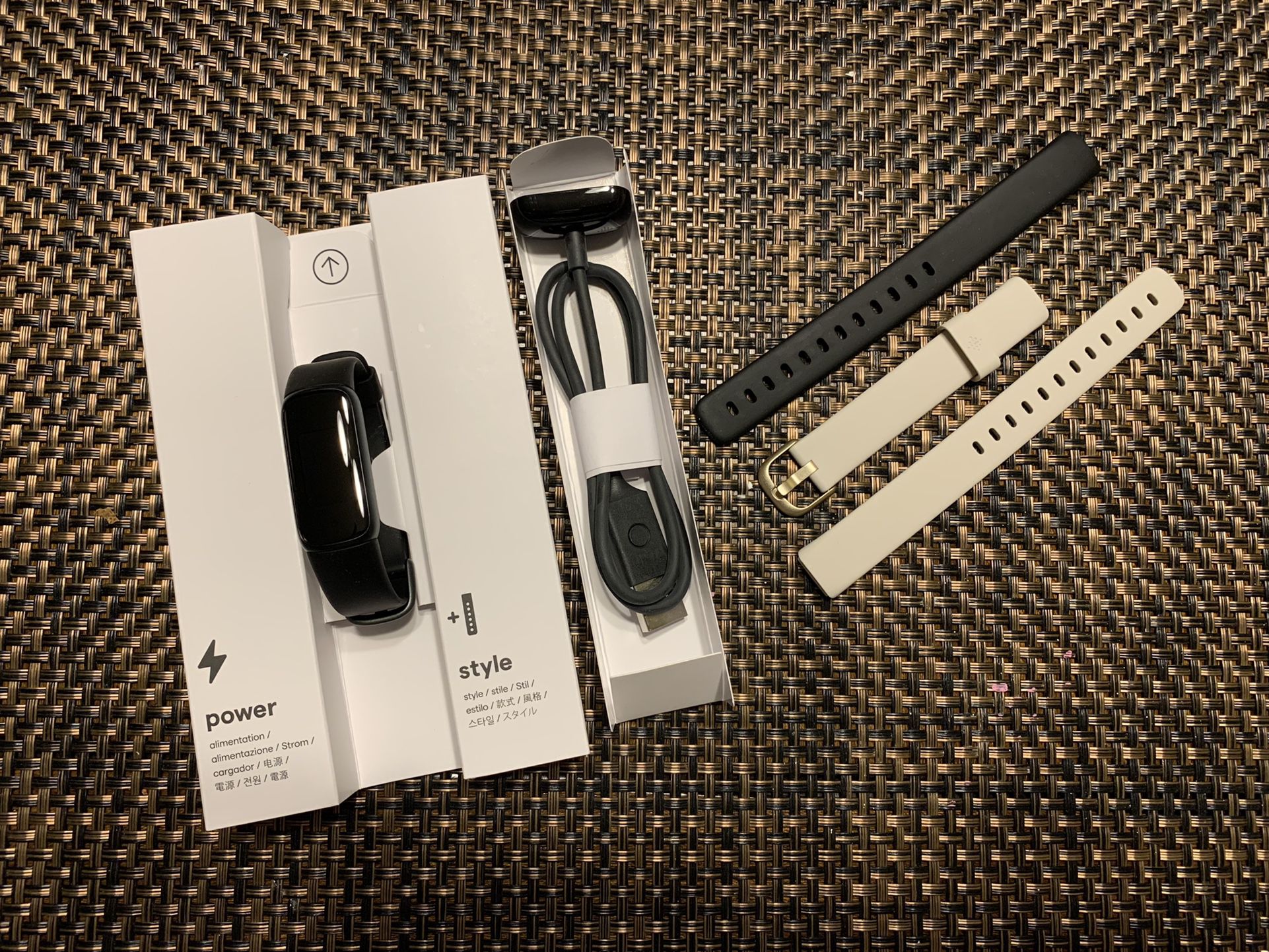 Fitbit luxe- New