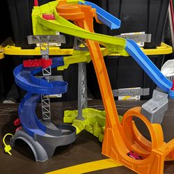 Hot wheels toy car track
