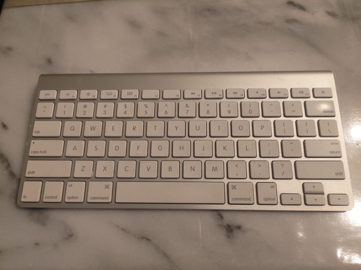 Apple Wireless keyboard
