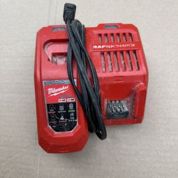 Milwaukee Rapid Charger 