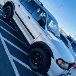 2003 Mitsubishi Montero Sport