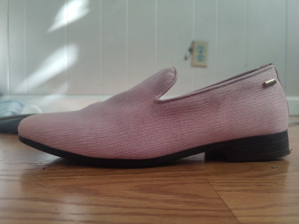 pink size 8.5 uubaris dress shoes 