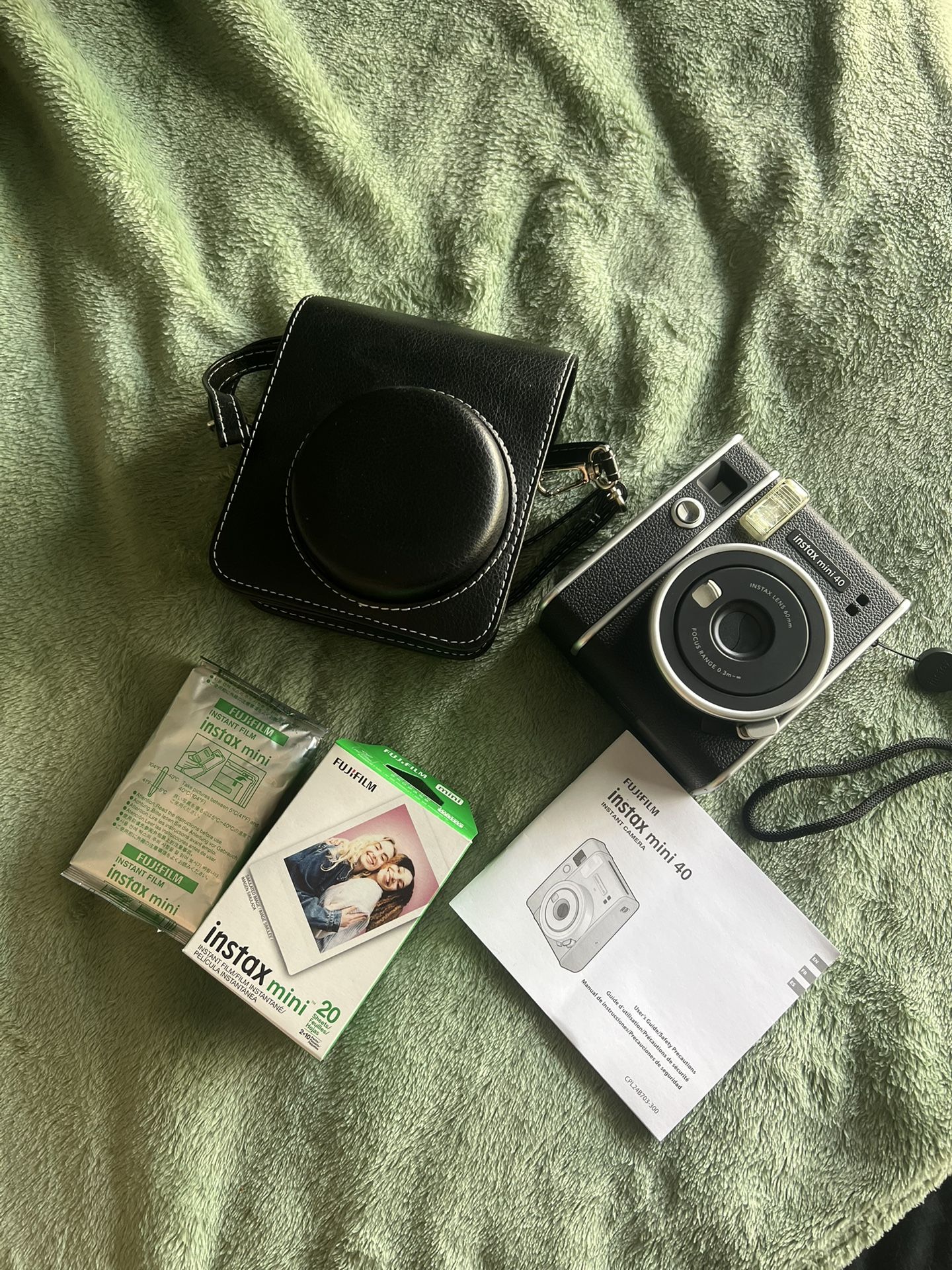 Instax mini 40 Fujifilm Polaroid Camera Bundle