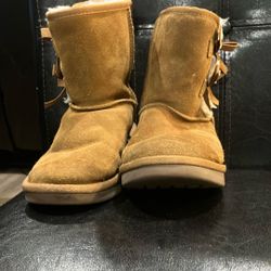 Size 3Y Uggs