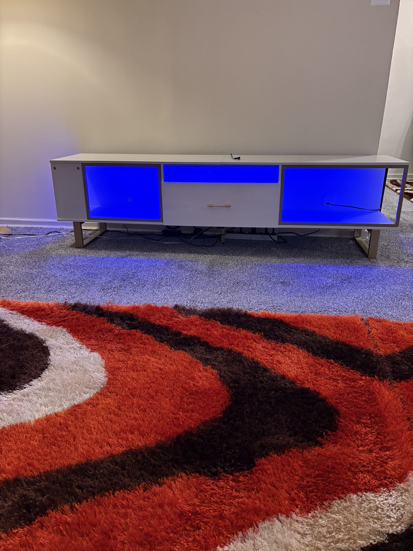TV stand With Led Light For Up To 75 Inch TV WHITE AND GOLD FOR ONLY $110,store Price Is $350