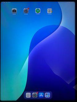 iPad Pro 12.9-inch (6th Generation) Wi-Fi + Cellular