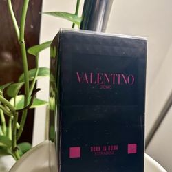 Valentino Born in Roma Jomo Extradose Parfum