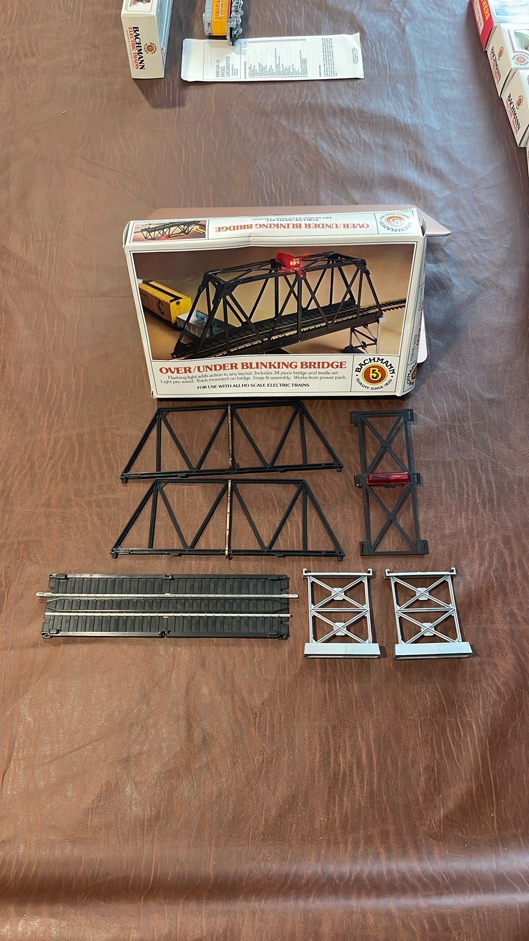 Bachmann HO Scale Over/under Blinking Bridge
