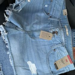 Levi’s Shorts 