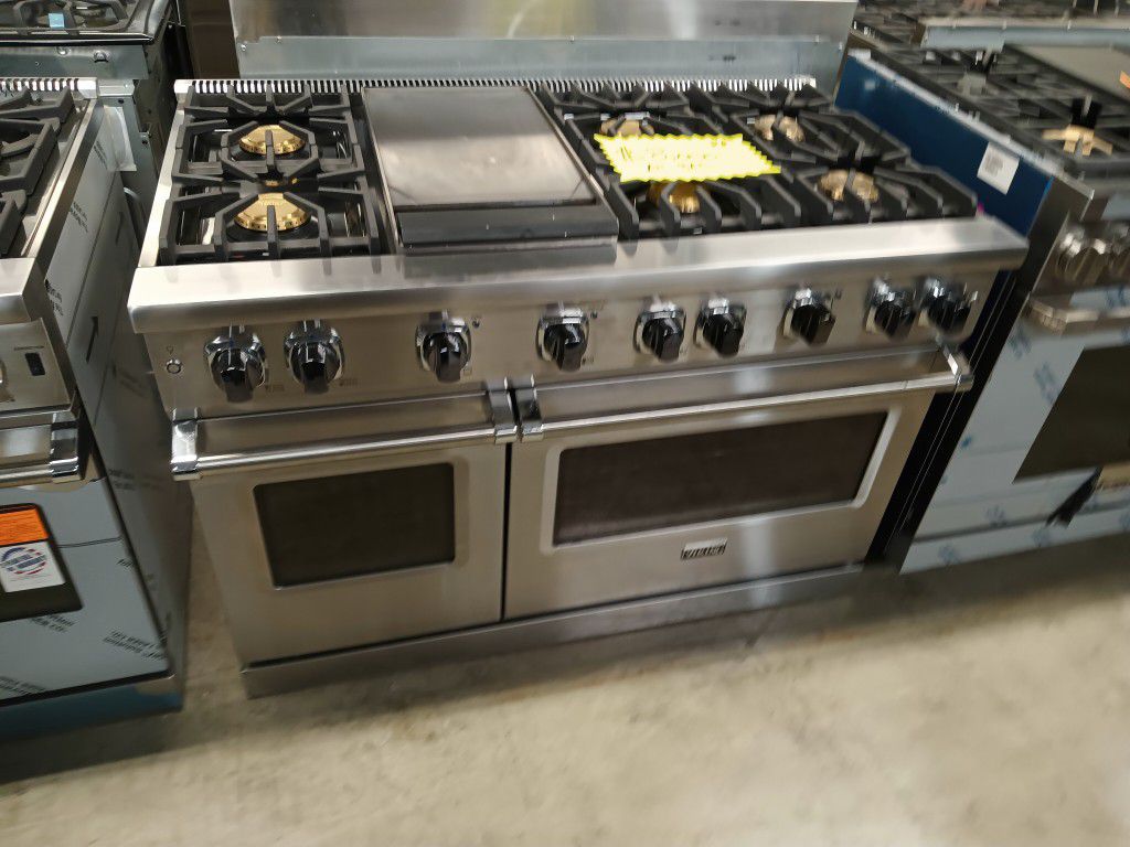 VIKING 48 INCH WIDE GAS RANGE WITH GRIDDLE 