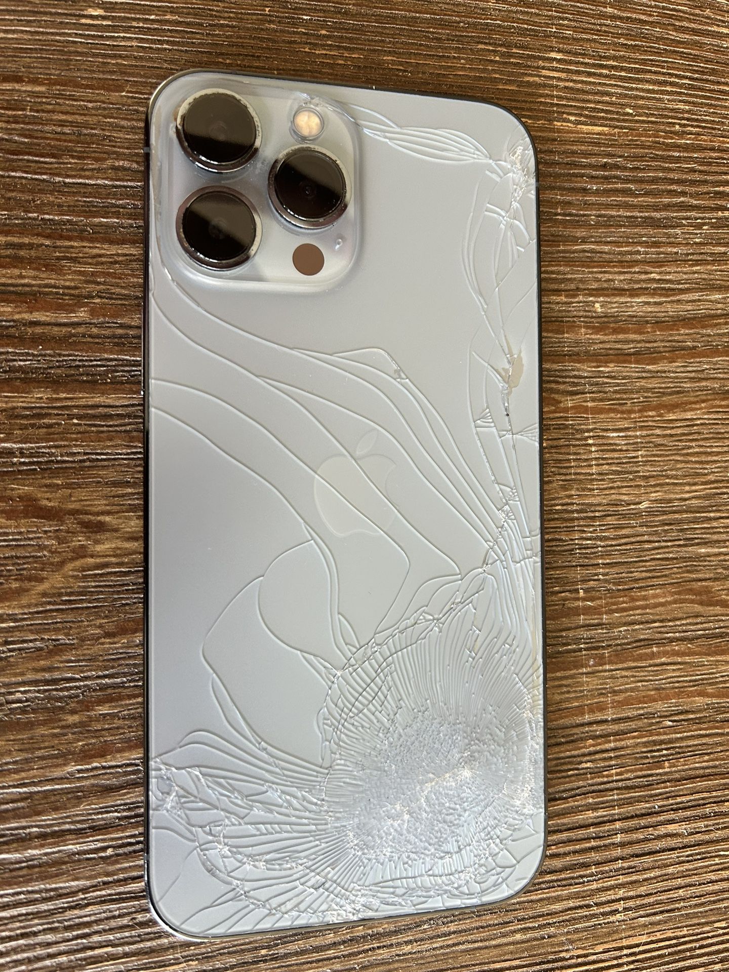 Broken iphone 13 pro max and 45mm watch band