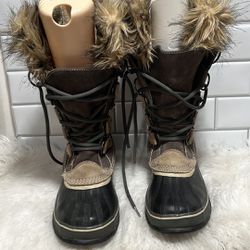 Sorel womens Joan of Artic boots size 8 Sorel 