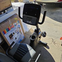 ProForm 325 CSX Exercise Bike Black. Damaged