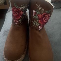 Boots Size 8