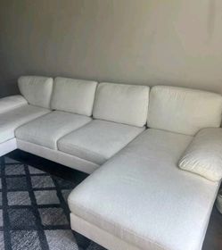 Cómodo Sofá Seccional De Tela.
