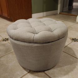 Tufted Storage Piece 