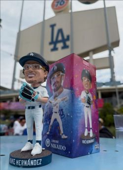 2026 Kiké Hernández pitching bobblehead