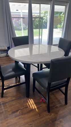 Beautiful marble table seats 4