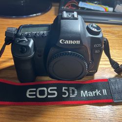 Canon EOS 5D Mark II +lens EF 28-105 1:4-5,6 USM