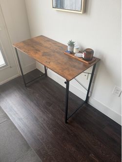 Computer Desk Like new