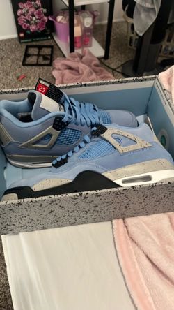 Jordan 4 university blue szn 9